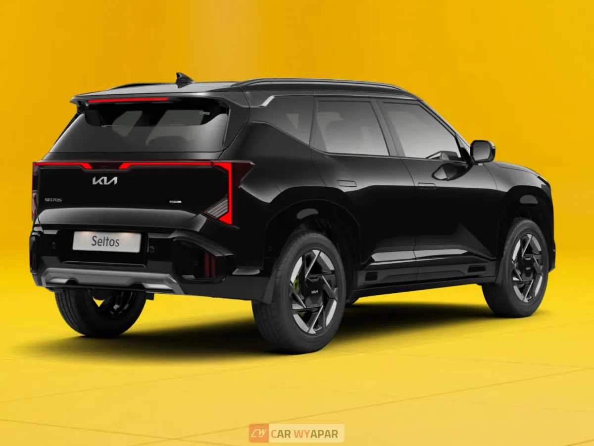 Rear three-quarter view of a black Seltos GTX on a yellow background.